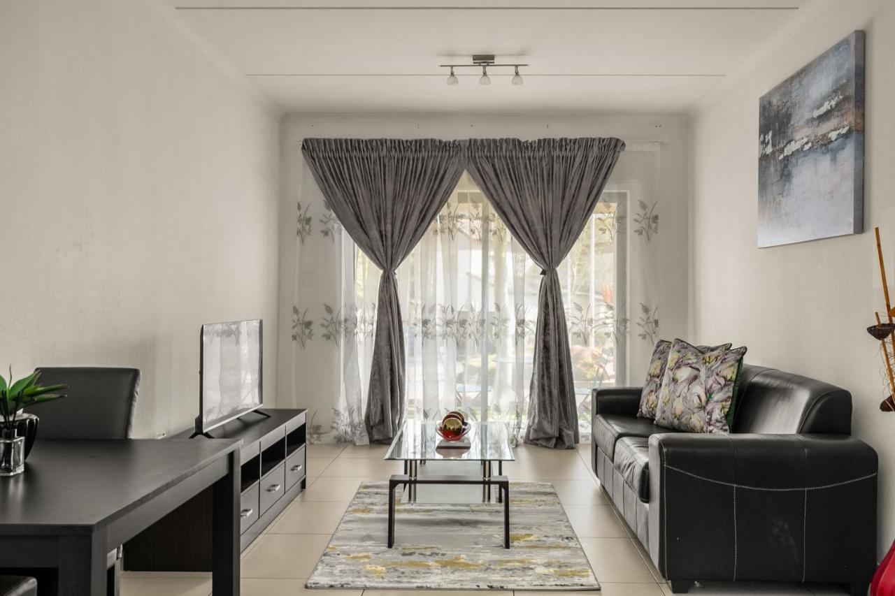 V&S Apartments - Immaculate Luxury Apartment In Fourways, Johannesburg Sandton Kültér fotó