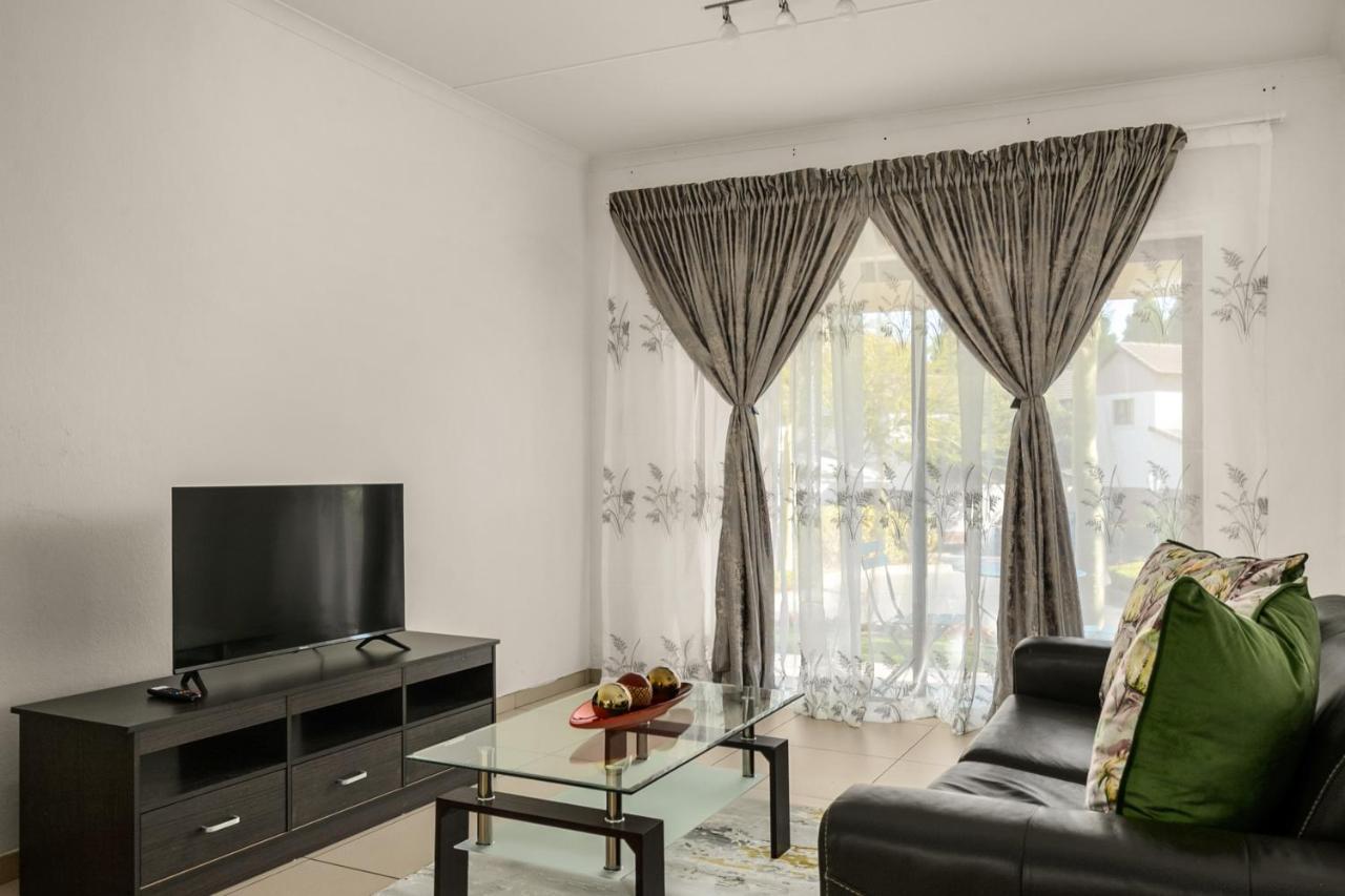 V&S Apartments - Immaculate Luxury Apartment In Fourways, Johannesburg Sandton Kültér fotó